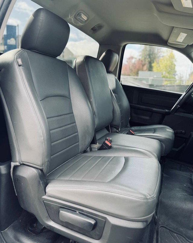 Ram 2500 Vehicle Full-screen Gallery Image 12