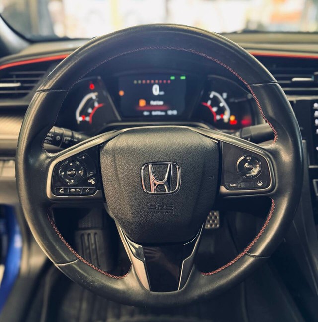 Honda Civic Si Sedan Vehicle Full-screen Gallery Image 07