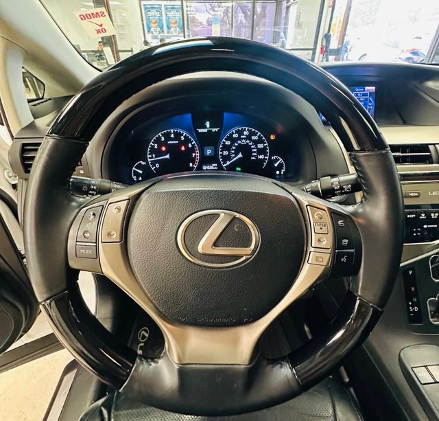 Lexus RX 350 Vehicle Full-screen Gallery Image 09