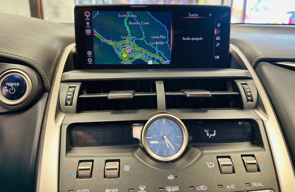 Lexus NX Vehicle Full-screen Gallery Image 13