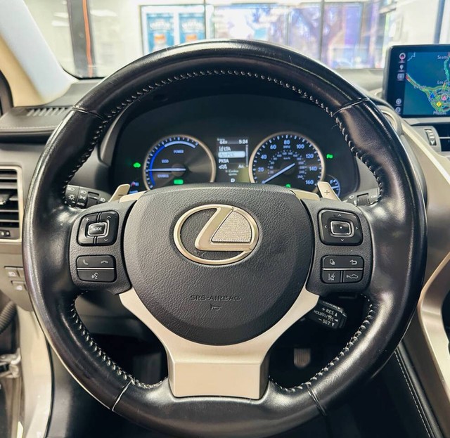 Lexus NX Vehicle Full-screen Gallery Image 07