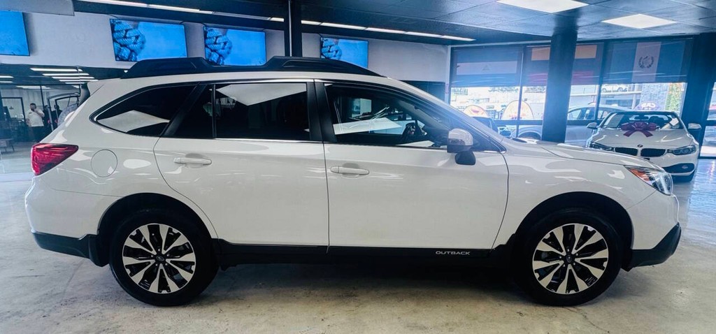 Subaru Outback Vehicle Full-screen Gallery Image 02