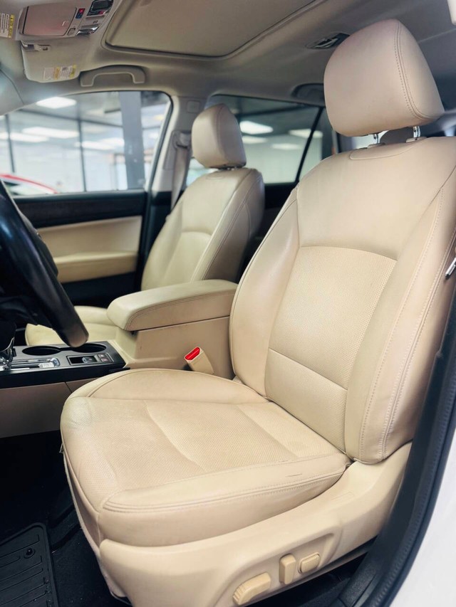 Subaru Outback Vehicle Full-screen Gallery Image 11