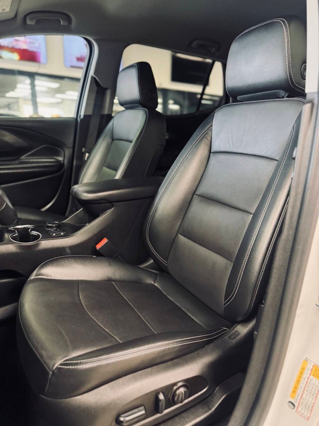 GMC Terrain Vehicle Full-screen Gallery Image 11