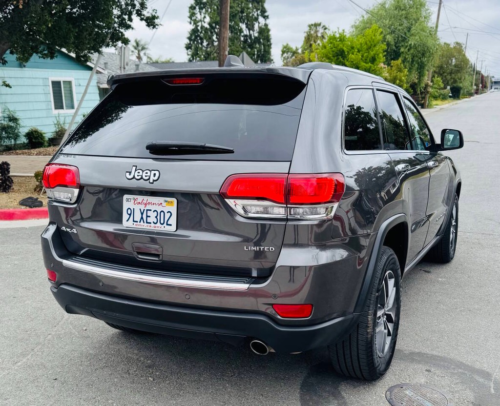 Jeep Grand Cherokee Vehicle Full-screen Gallery Image 05