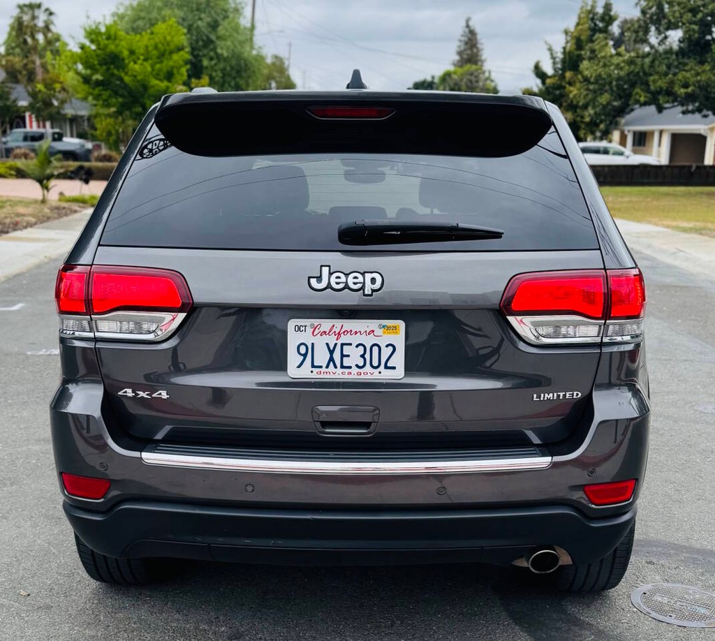 Jeep Grand Cherokee Vehicle Full-screen Gallery Image 08