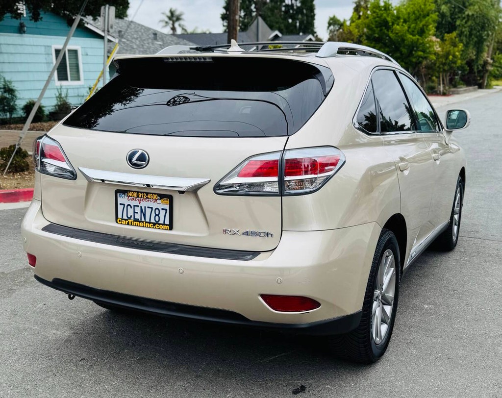 Lexus RX 450h Vehicle Full-screen Gallery Image 07