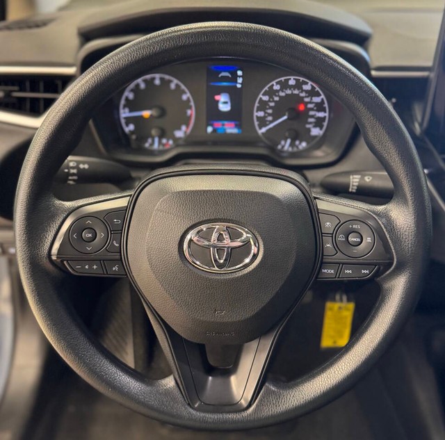 Toyota Corolla Vehicle Full-screen Gallery Image 10