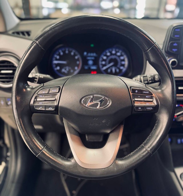 Hyundai Kona Vehicle Full-screen Gallery Image 08