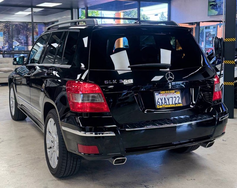 Mercedes-Benz GLK-Class Vehicle Full-screen Gallery Image 09