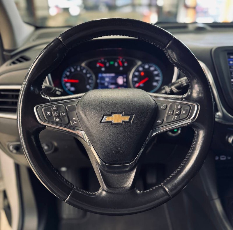 Chevrolet Equinox Vehicle Full-screen Gallery Image 09