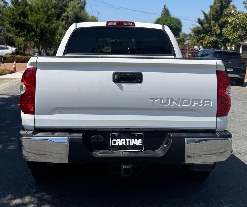 Toyota Tundra Vehicle Full-screen Gallery Image 08