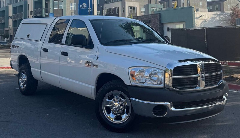 Dodge Ram 2500 Vehicle Full-screen Gallery Image 04
