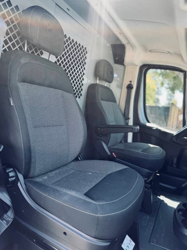 Ram ProMaster Vehicle Full-screen Gallery Image 12