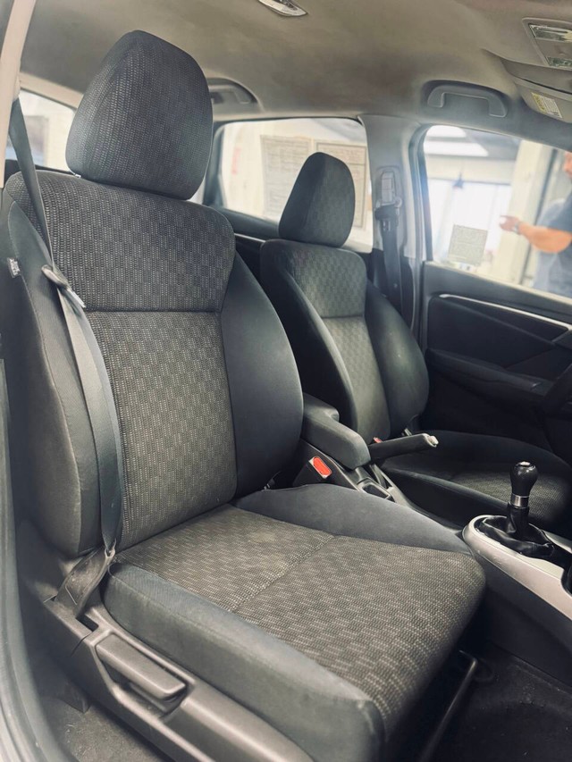 Honda Fit Vehicle Full-screen Gallery Image 11