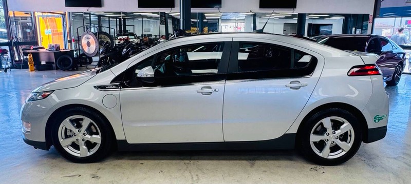 Chevrolet Volt Vehicle Full-screen Gallery Image 04