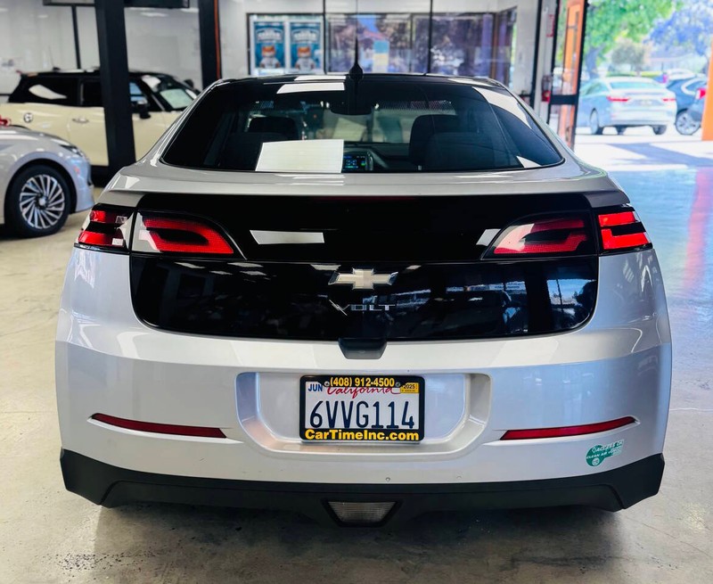 Chevrolet Volt Vehicle Full-screen Gallery Image 07