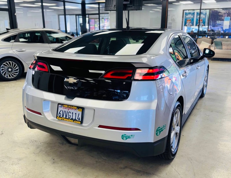 Chevrolet Volt Vehicle Full-screen Gallery Image 08