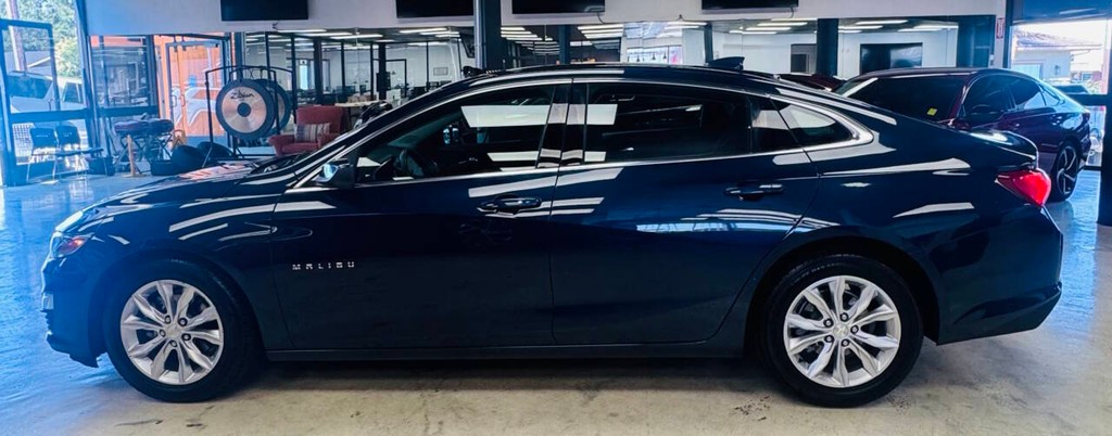 Chevrolet Malibu Vehicle Full-screen Gallery Image 02