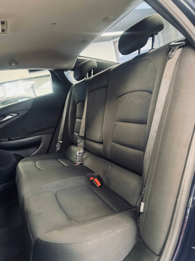 Chevrolet Malibu Vehicle Full-screen Gallery Image 15