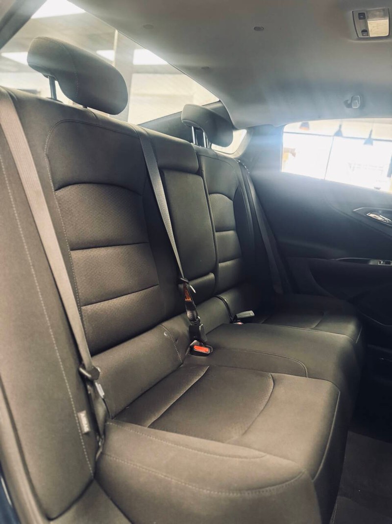Chevrolet Malibu Vehicle Full-screen Gallery Image 14