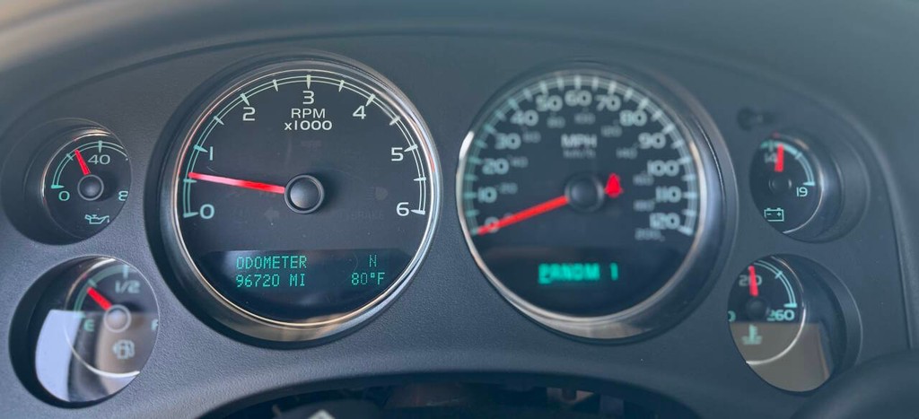 GMC Yukon XL Vehicle Full-screen Gallery Image 09