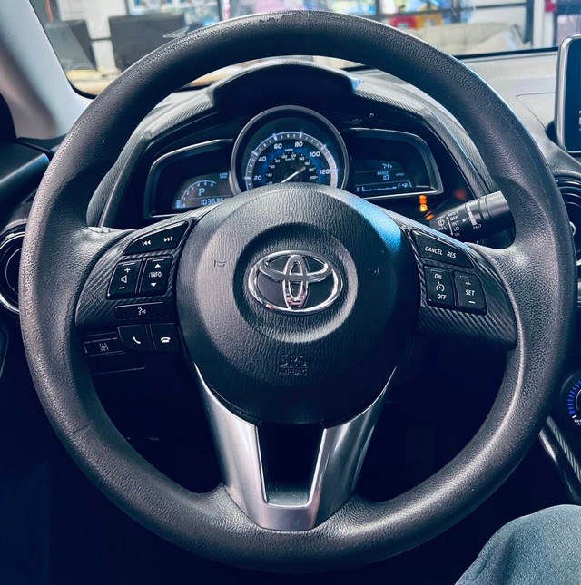 Toyota Yaris iA Vehicle Full-screen Gallery Image 18