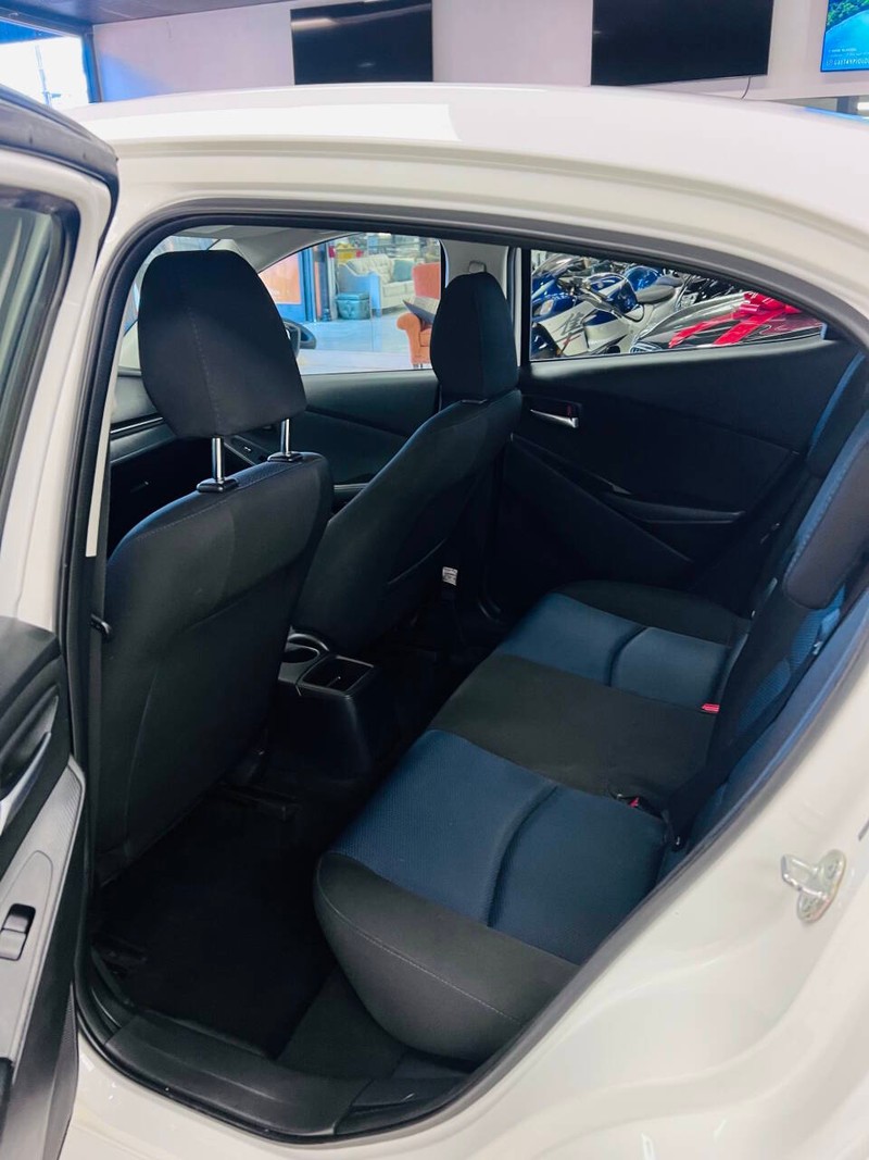 Toyota Yaris iA Vehicle Full-screen Gallery Image 12