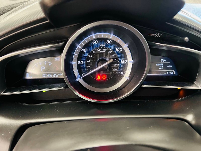 Toyota Yaris iA Vehicle Full-screen Gallery Image 17