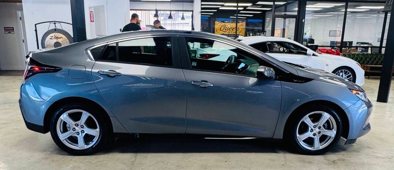 Chevrolet Volt Vehicle Full-screen Gallery Image 05