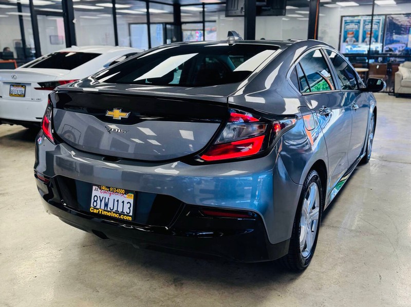 Chevrolet Volt Vehicle Full-screen Gallery Image 06