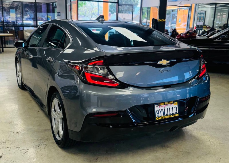 Chevrolet Volt Vehicle Full-screen Gallery Image 08