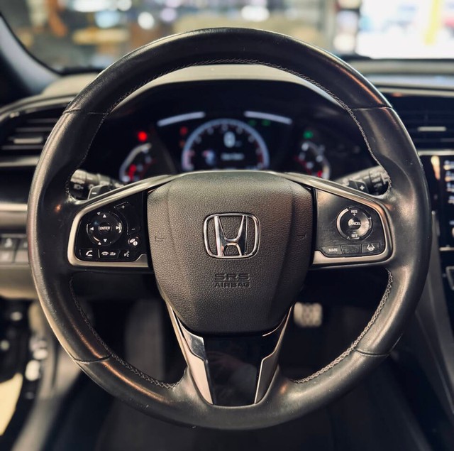 Honda Civic Vehicle Full-screen Gallery Image 05