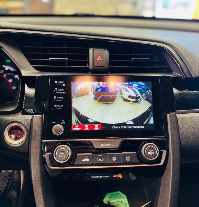 Honda Civic Vehicle Full-screen Gallery Image 07