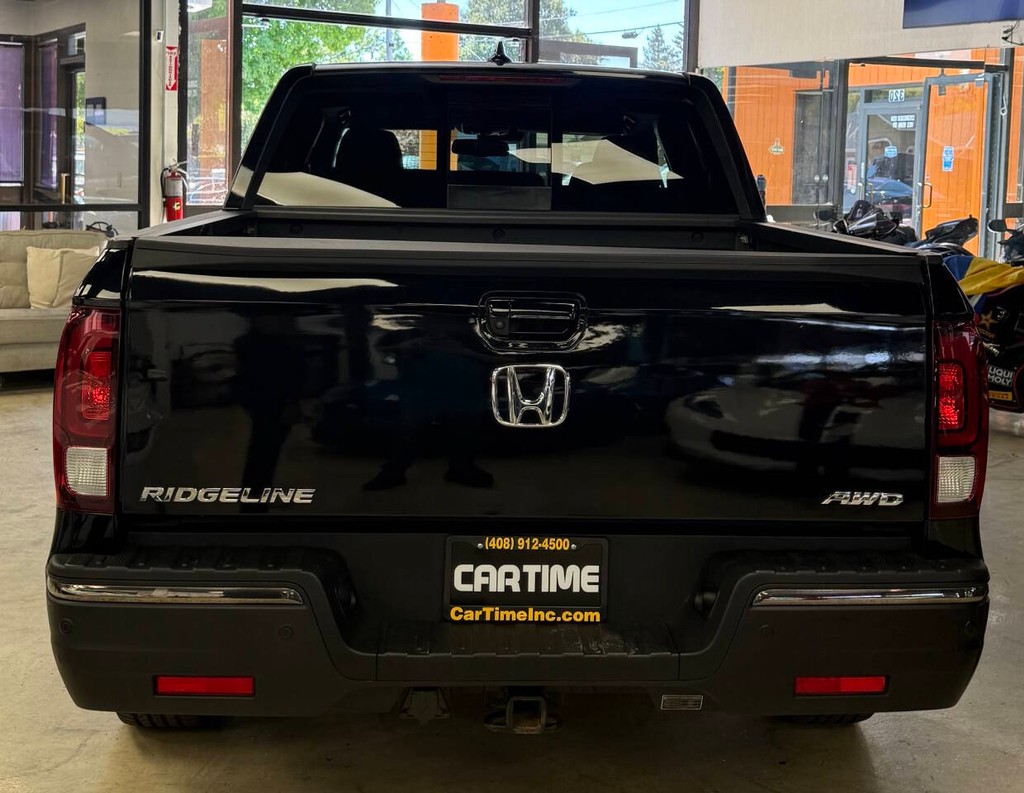 Honda Ridgeline Vehicle Full-screen Gallery Image 08