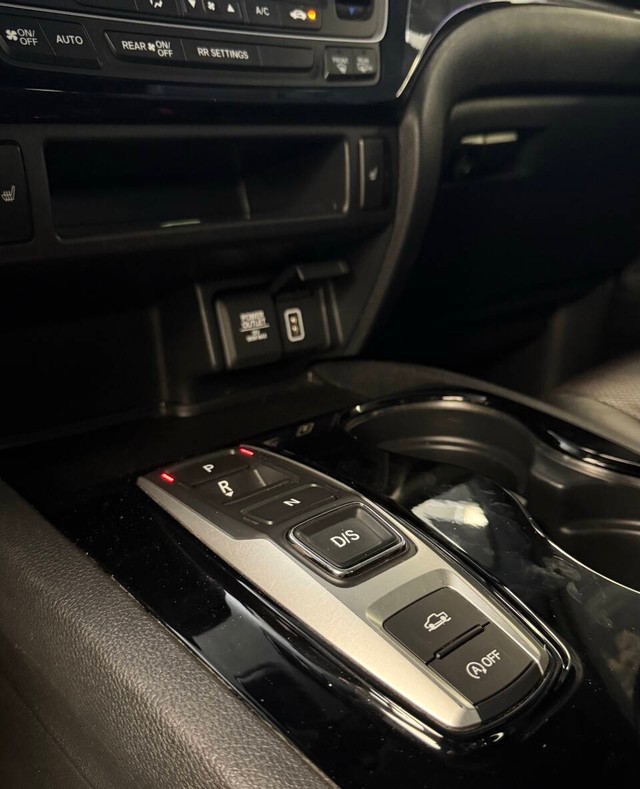 Honda Ridgeline Vehicle Full-screen Gallery Image 18