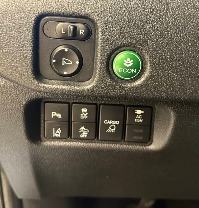 Honda Ridgeline Vehicle Full-screen Gallery Image 19