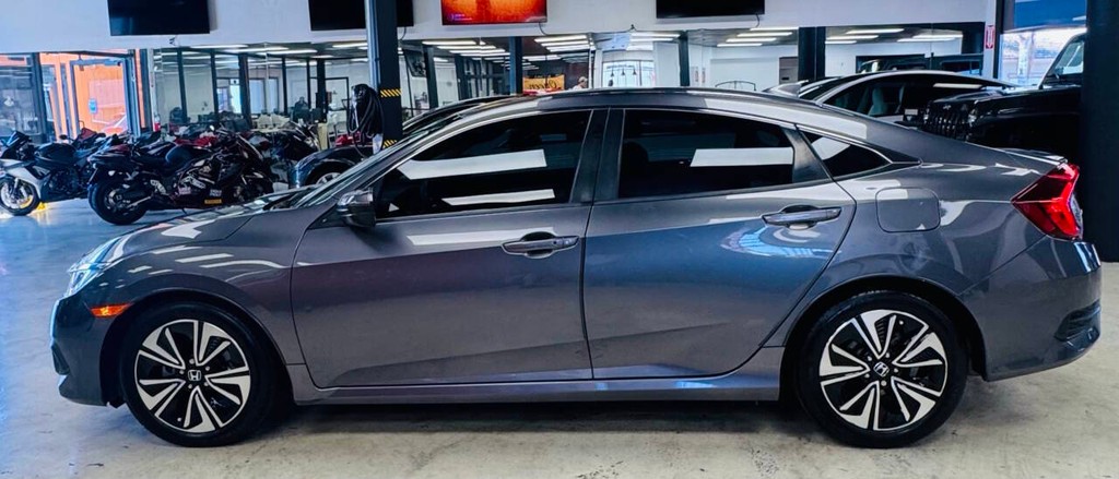 Honda Civic Vehicle Full-screen Gallery Image 02