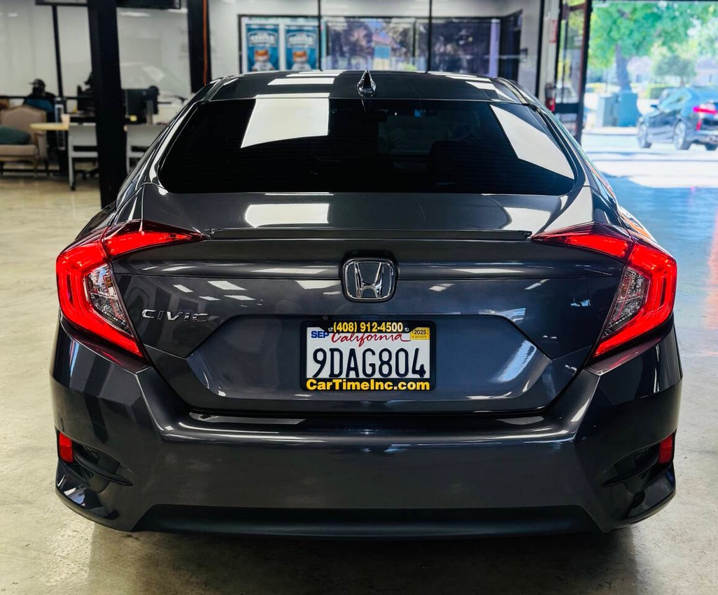 Honda Civic Vehicle Full-screen Gallery Image 05