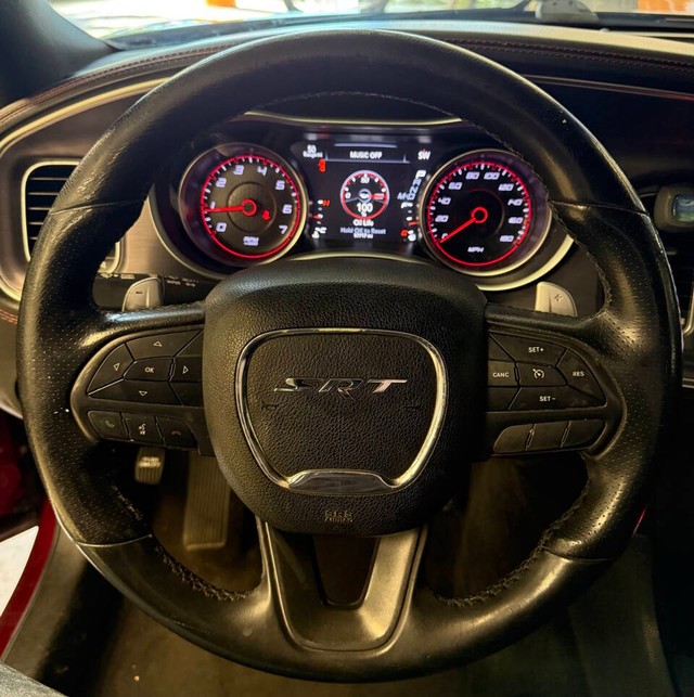 Dodge Charger Vehicle Full-screen Gallery Image 14