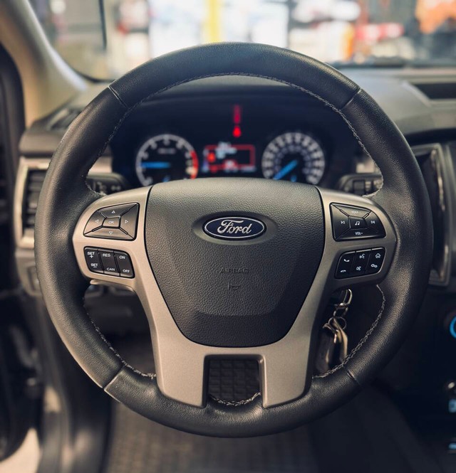 Ford Ranger Vehicle Full-screen Gallery Image 07