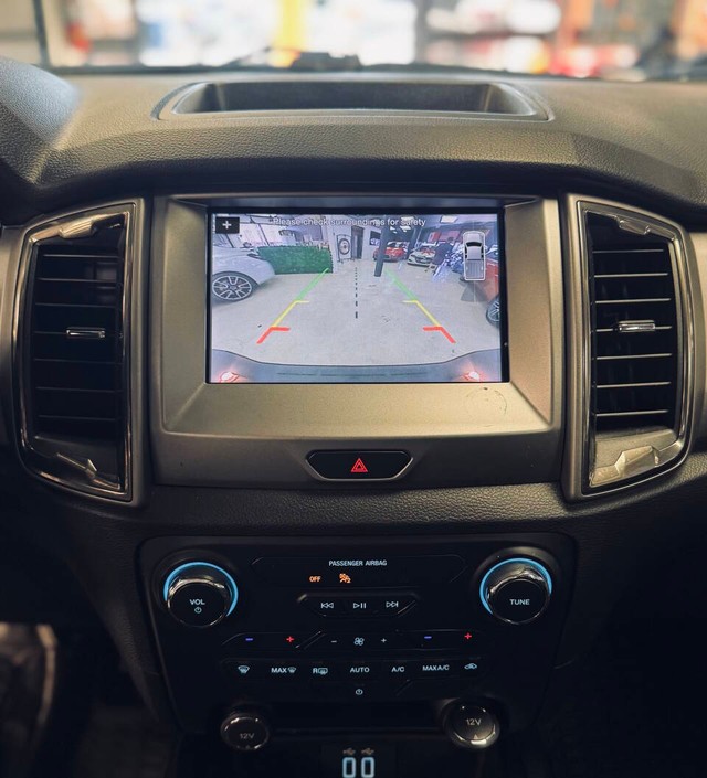 Ford Ranger Vehicle Full-screen Gallery Image 09