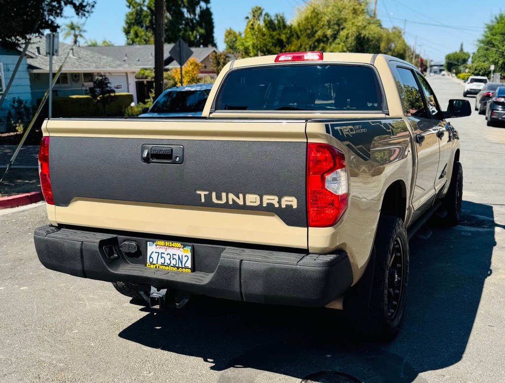 Toyota Tundra Vehicle Full-screen Gallery Image 05