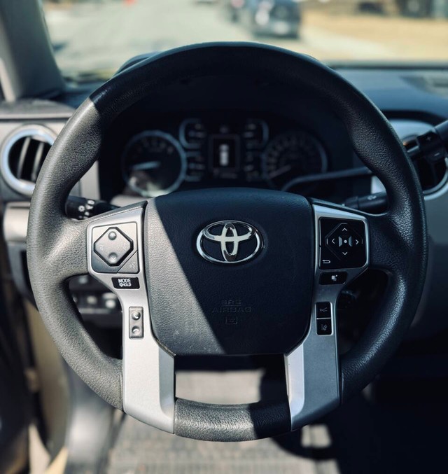 Toyota Tundra Vehicle Full-screen Gallery Image 08