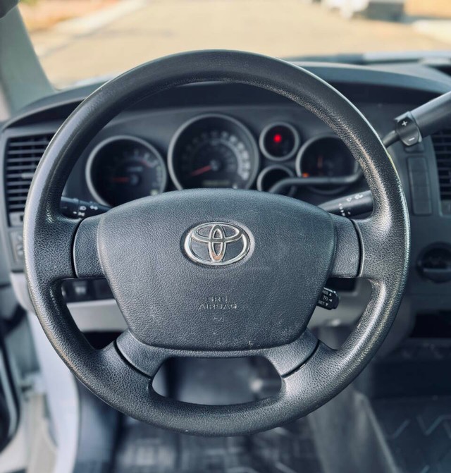 Toyota Tundra 2WD Truck Vehicle Full-screen Gallery Image 08