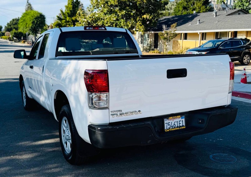 Toyota Tundra 2WD Truck Vehicle Full-screen Gallery Image 05