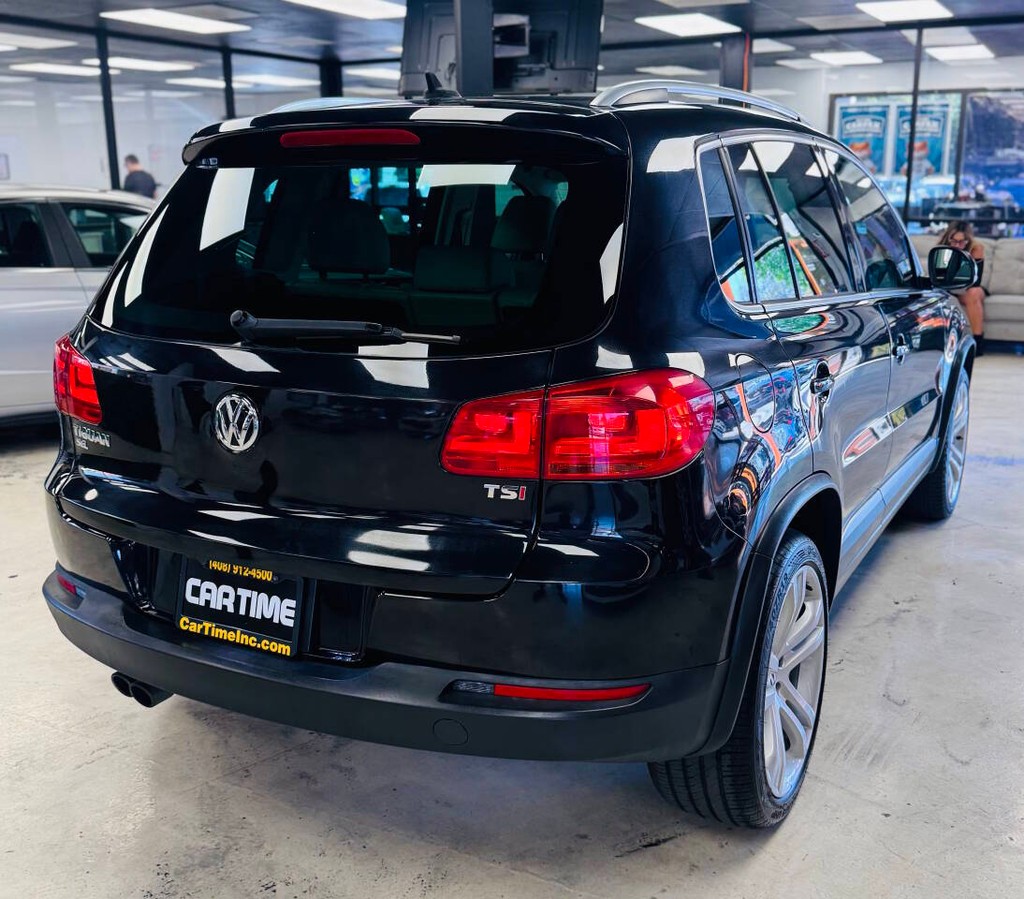 Volkswagen Tiguan Vehicle Full-screen Gallery Image 09