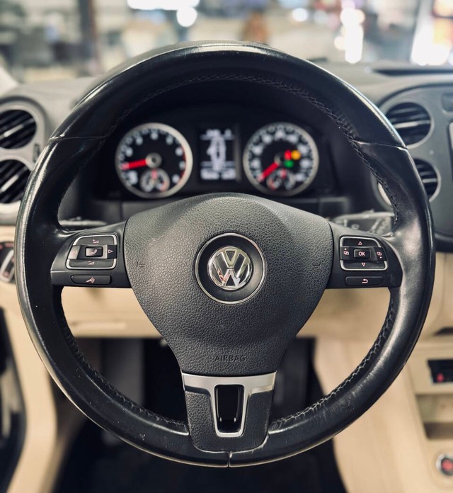 Volkswagen Tiguan Vehicle Full-screen Gallery Image 07