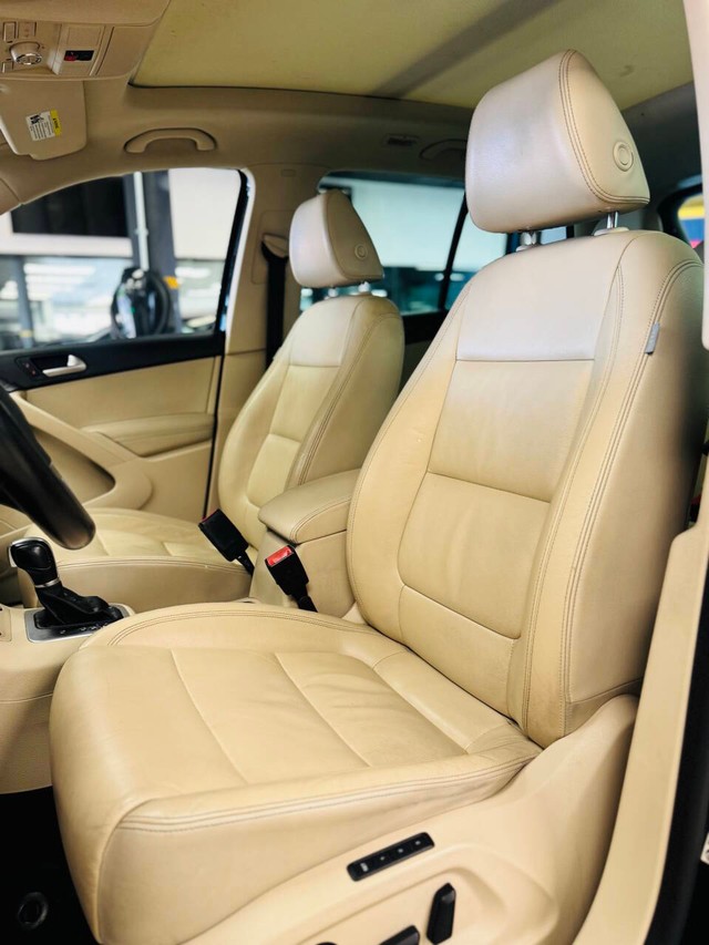 Volkswagen Tiguan Vehicle Full-screen Gallery Image 10