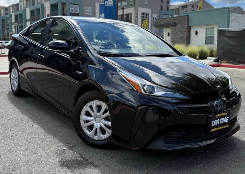 Toyota Prius Vehicle Full-screen Gallery Image 03